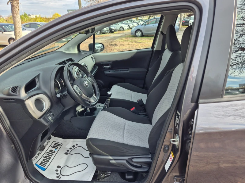 Toyota Yaris 1.3VVT-I КАМЕРА  Л.ДЖАНТИ  6 СКОРОСТИ ВНОС ИТАЛИЯ , снимка 9 - Автомобили и джипове - 52381767