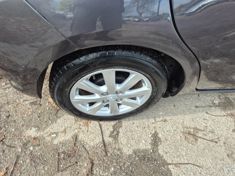 Toyota Yaris 1.3VVT-I КАМЕРА  Л.ДЖАНТИ  6 СКОРОСТИ ВНОС ИТАЛИЯ , снимка 15 - Автомобили и джипове - 52381767