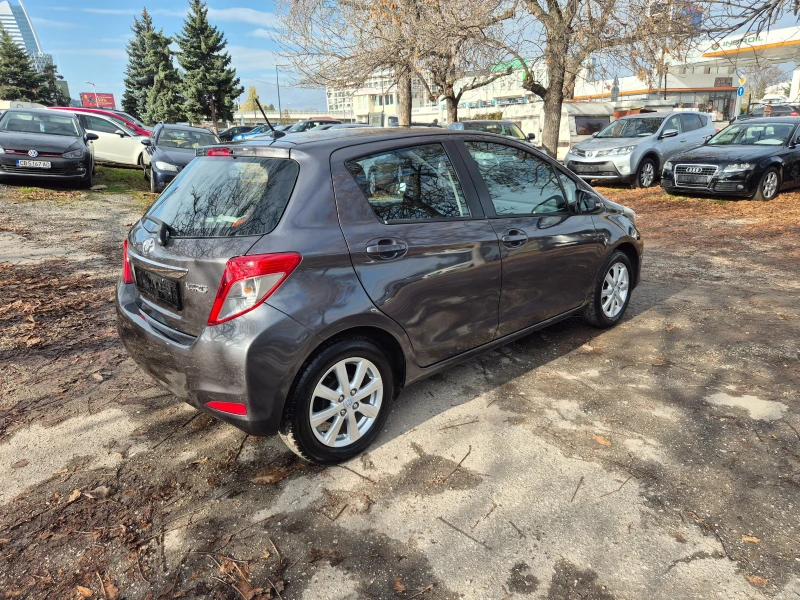 Toyota Yaris 1.3VVT-I КАМЕРА  Л.ДЖАНТИ  6 СКОРОСТИ ВНОС ИТАЛИЯ , снимка 5 - Автомобили и джипове - 52381767