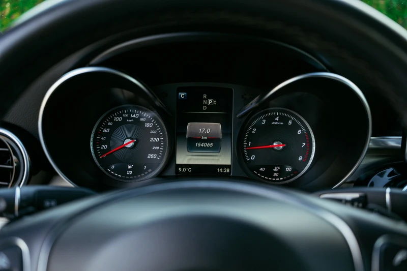 Mercedes-Benz C 300 AMG Line, снимка 12 - Автомобили и джипове - 52501895