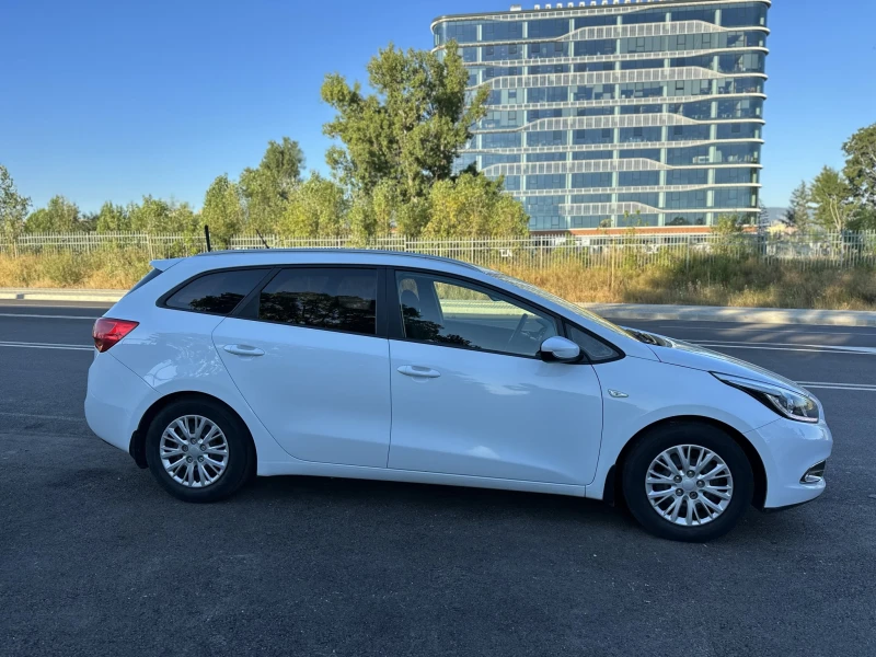 Kia Ceed 1.4 CVVT , снимка 4 - Автомобили и джипове - 53138702