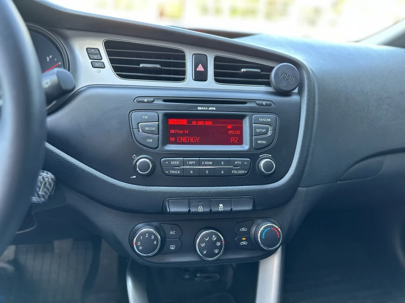 Kia Ceed 1.4 CVVT , снимка 12 - Автомобили и джипове - 53138702