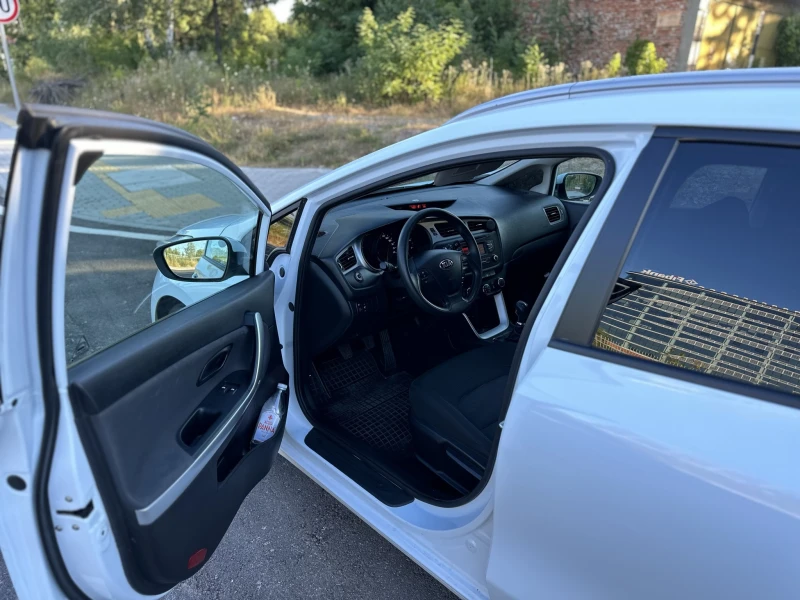 Kia Ceed 1.4 CVVT , снимка 6 - Автомобили и джипове - 53138702