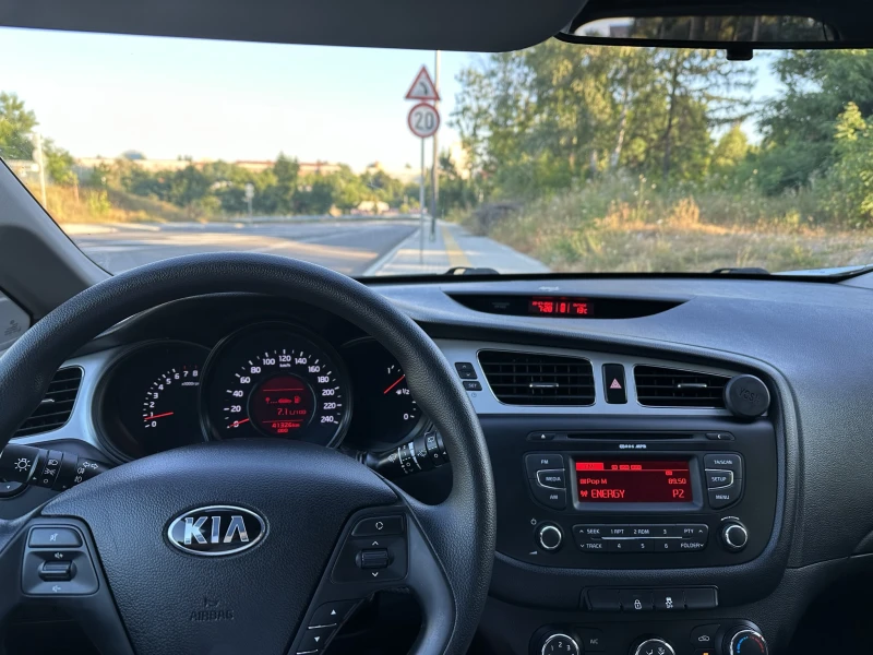 Kia Ceed 1.4 CVVT , снимка 11 - Автомобили и джипове - 53138702
