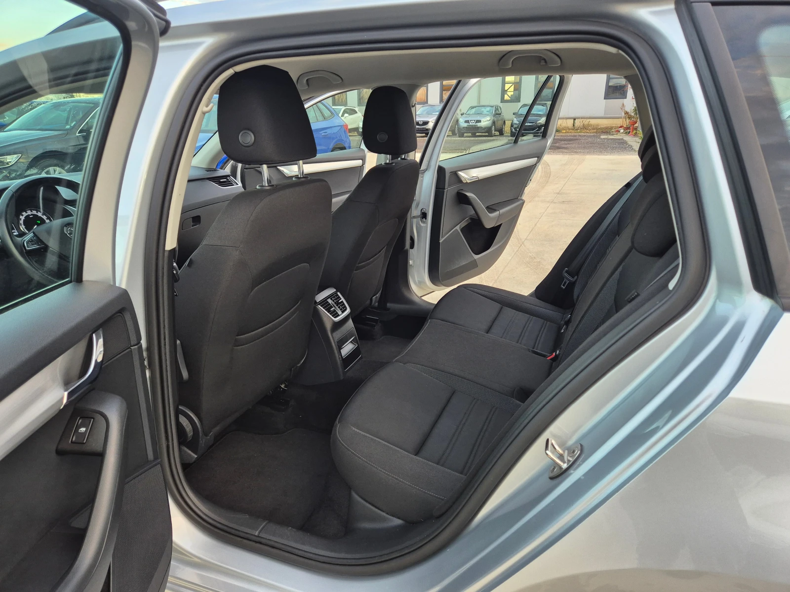 Skoda Octavia С-Гаранция-2.0-A/T-150kc | Mobile.bg — изображение 11