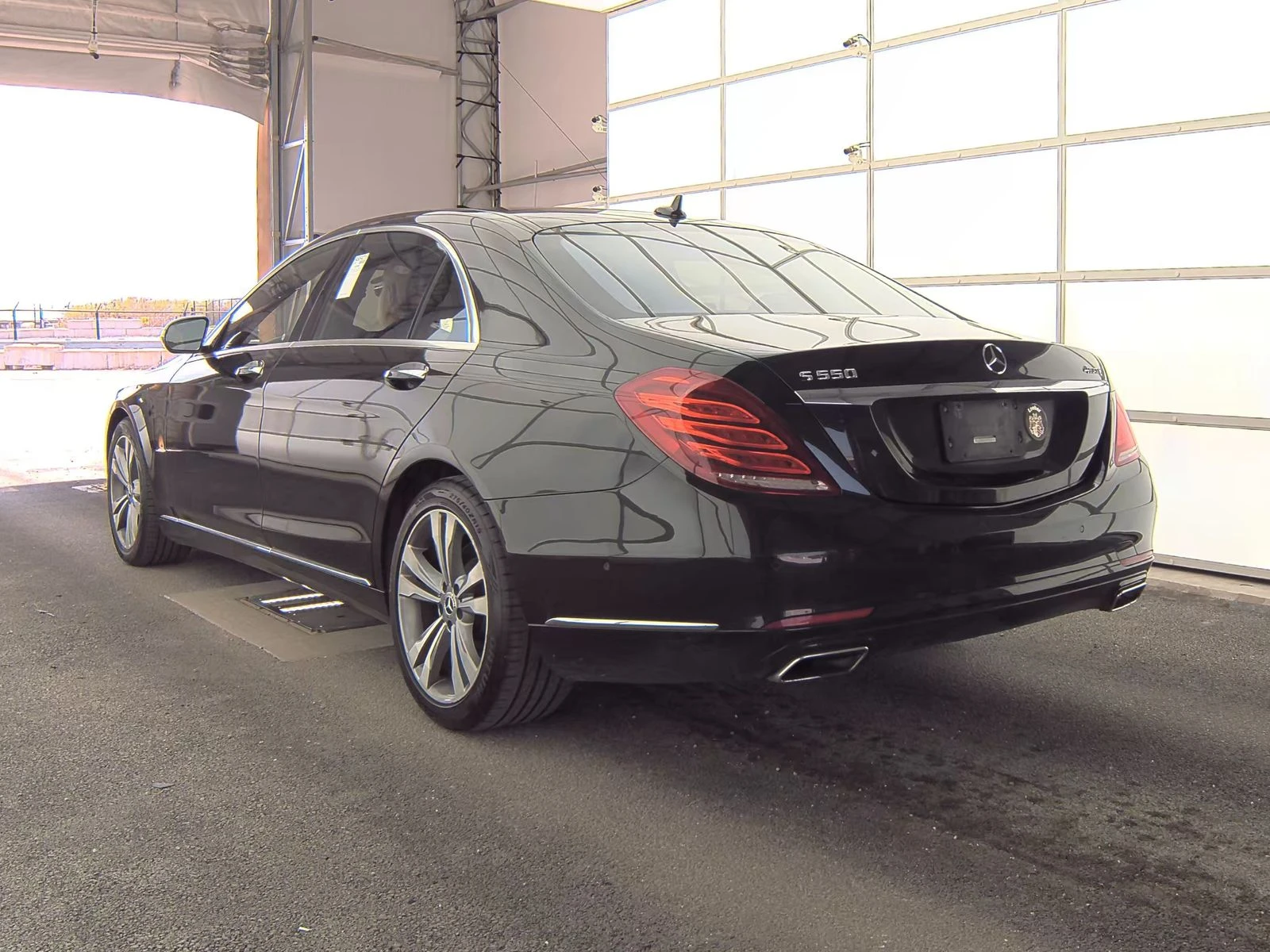 Mercedes-Benz S 550 4MATIC Обдух* Burmester* 360* Дистроник* Масаж*  - изображение 6