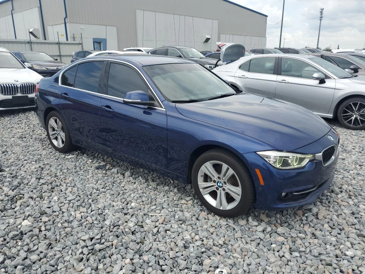 BMW 330 XI * ЛИЗИНГ*  - изображение 2
