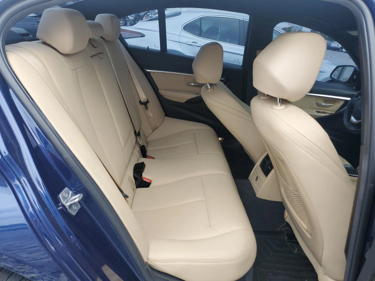 BMW 330 XI * ЛИЗИНГ*  - изображение 10