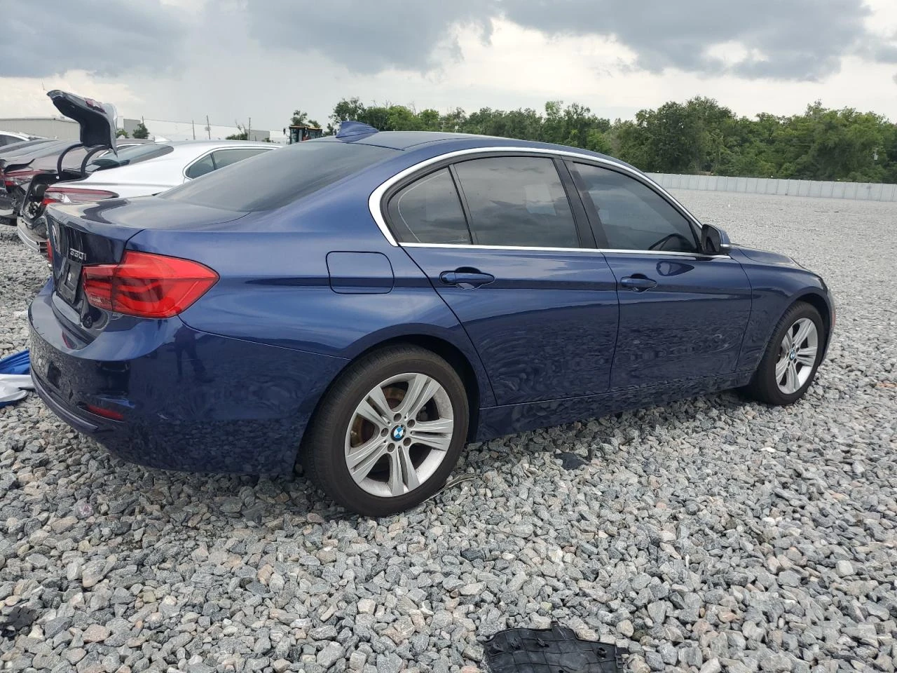 BMW 330 XI * ЛИЗИНГ*  - изображение 4