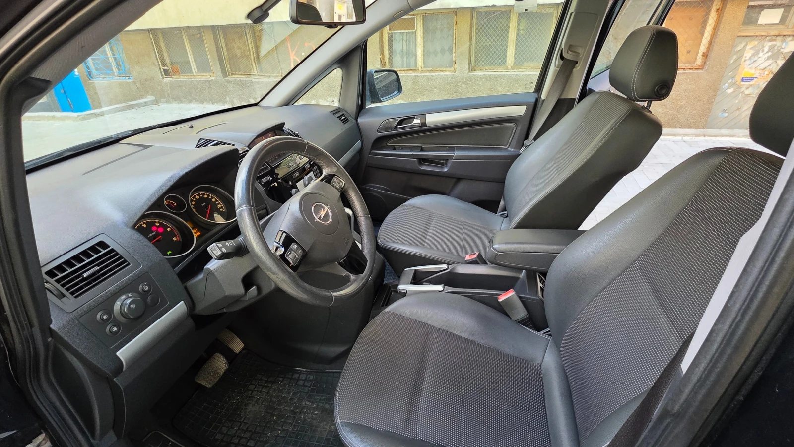 Opel Zafira B - изображение 10
