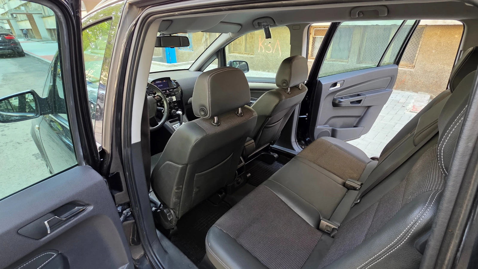 Opel Zafira B - изображение 8