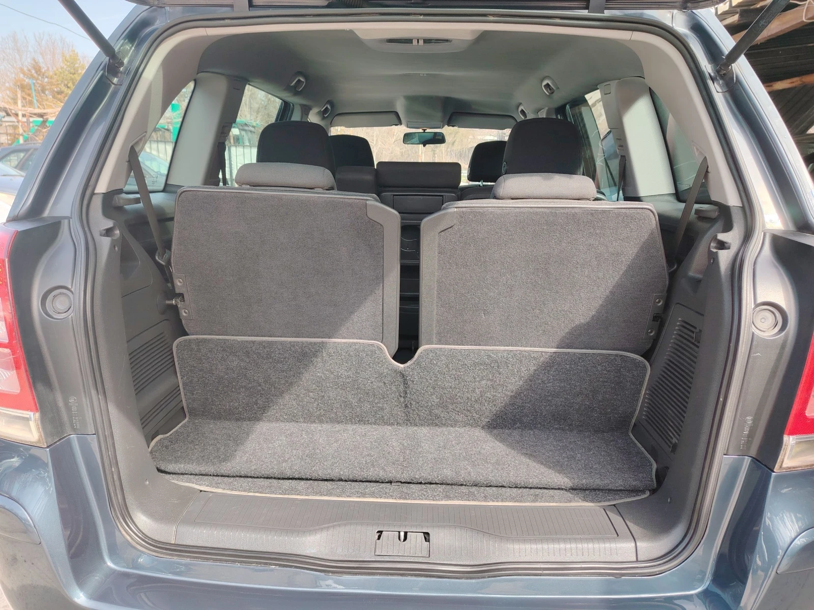 Opel Zafira 1.7 CDTI, снимка 8 - Автомобили и джипове - 53992965