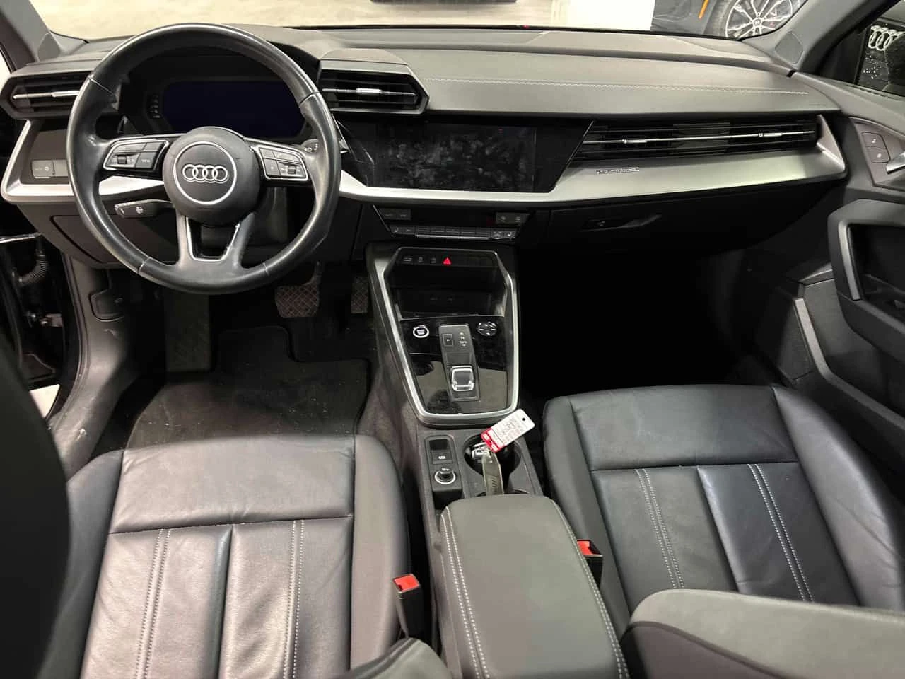 Audi A3 Komfort/CARFAX/ВТОРИ ДЖАНТИ/ПОДГРЕВИ, снимка 9 - Автомобили и джипове - 54033896