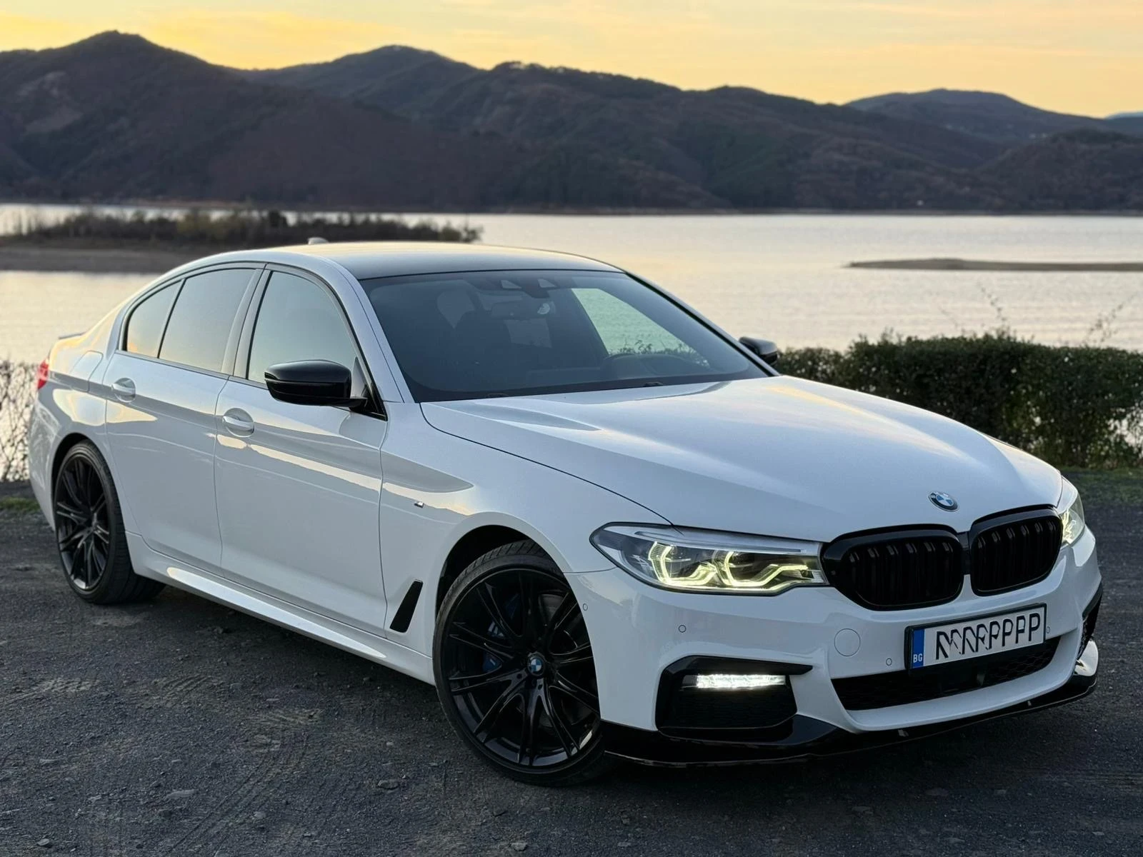 BMW 540 HEADUP* LIZING* XDrive* MPack, снимка 3 - Автомобили и джипове - 54215968