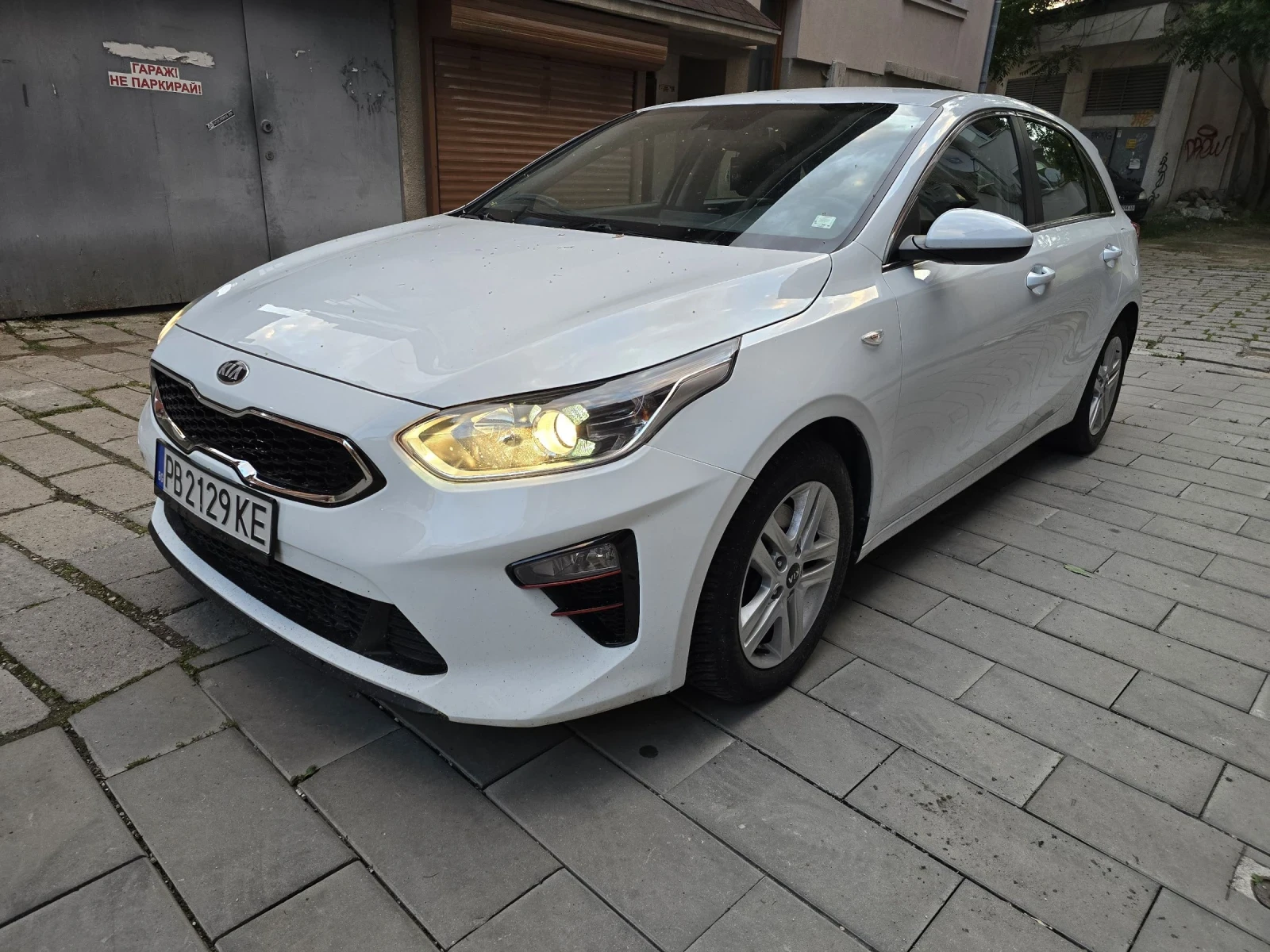 Kia Ceed 1.0, снимка 2 - Автомобили и джипове - 54734261