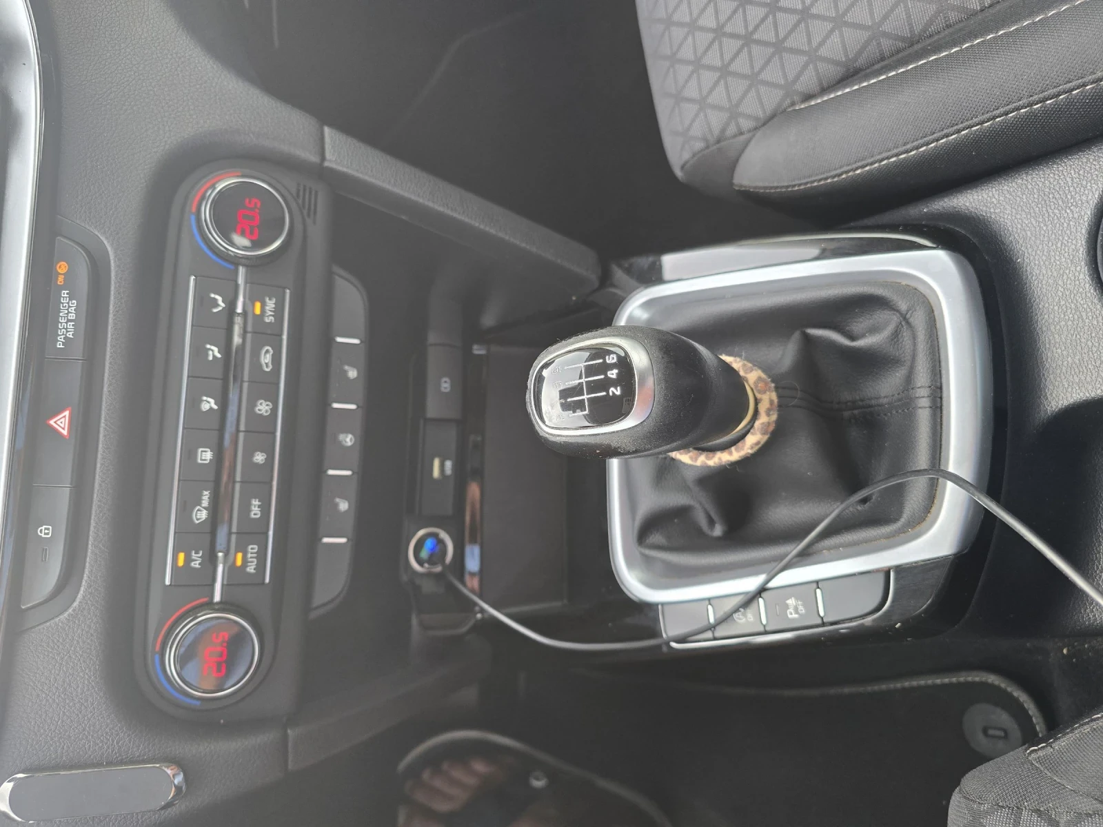 Kia Ceed 1.0, снимка 8 - Автомобили и джипове - 54734261