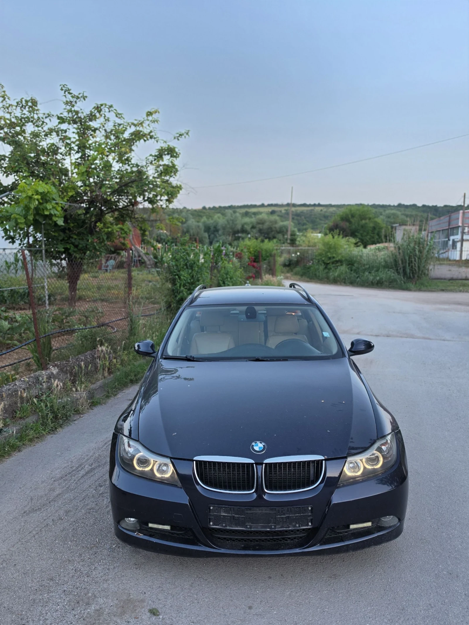 BMW 320, снимка 3 - Автомобили и джипове - 55003023