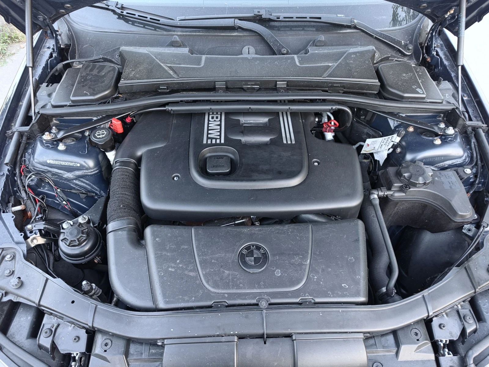 BMW 320, снимка 5 - Автомобили и джипове - 55003023