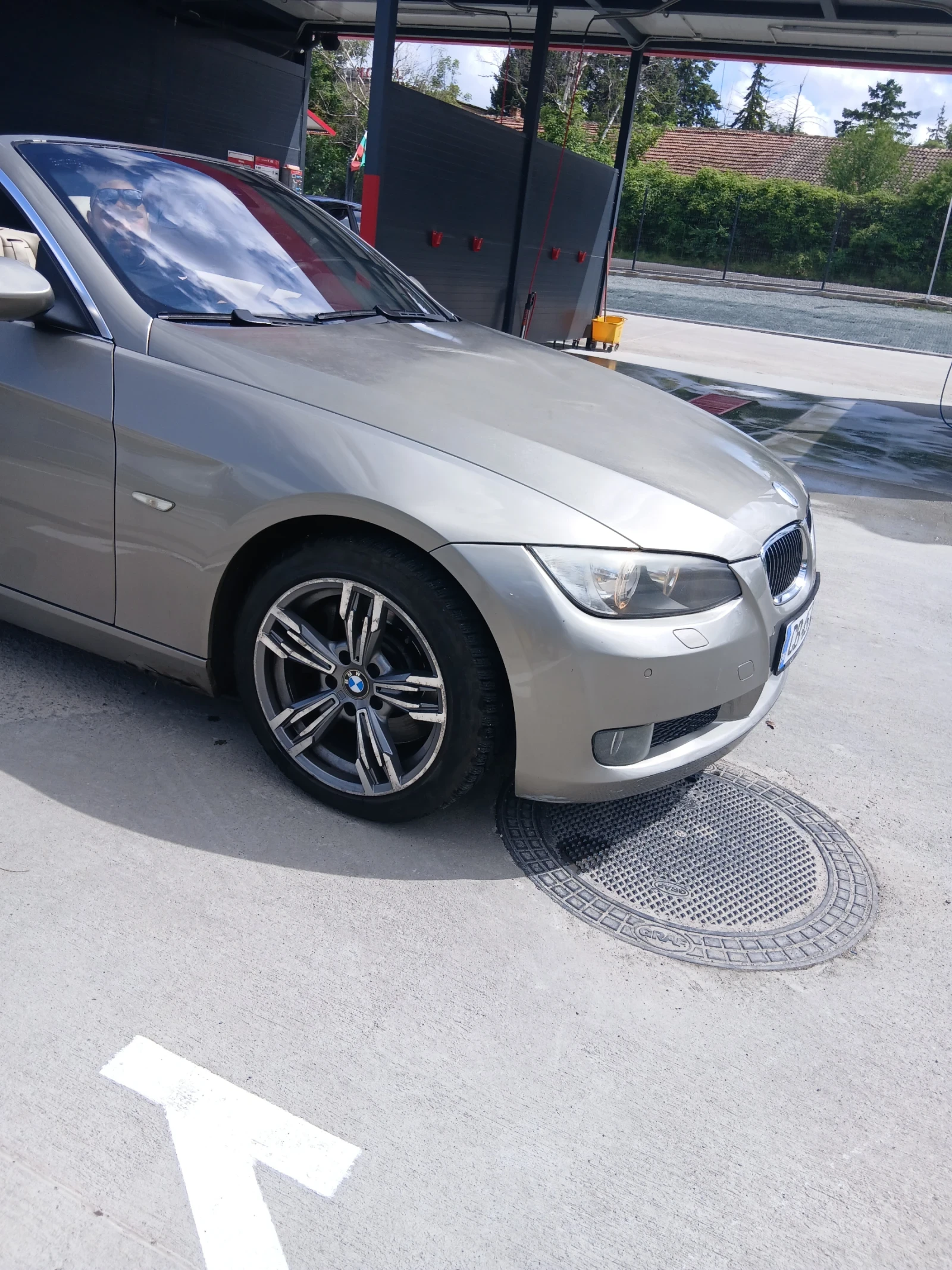 BMW 330, снимка 9 - Автомобили и джипове - 55013537