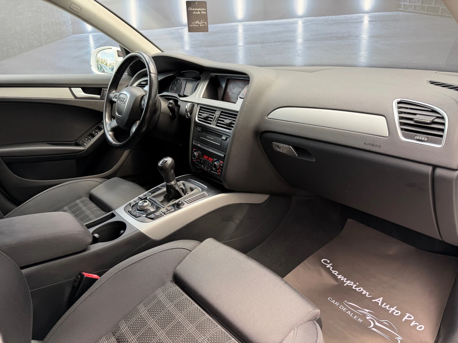 Audi A4, снимка 10 - Автомобили и джипове - 55174878