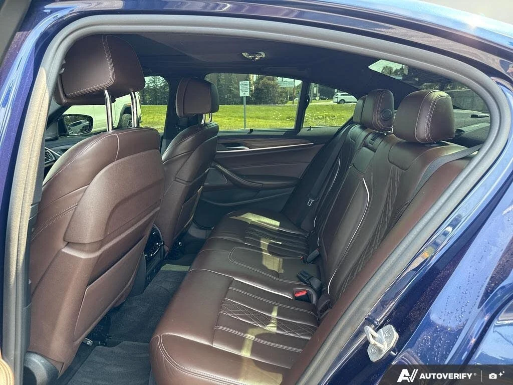 BMW 540 XDRIVE* MPACK* DISTRONIC* ПОДГРЕВ* ОБДУХВАНЕ* , снимка 15 - Автомобили и джипове - 55437509