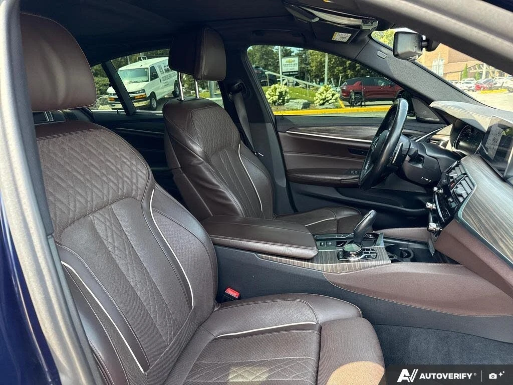 BMW 540 XDRIVE* MPACK* DISTRONIC* ПОДГРЕВ* ОБДУХВАНЕ* , снимка 14 - Автомобили и джипове - 55437509