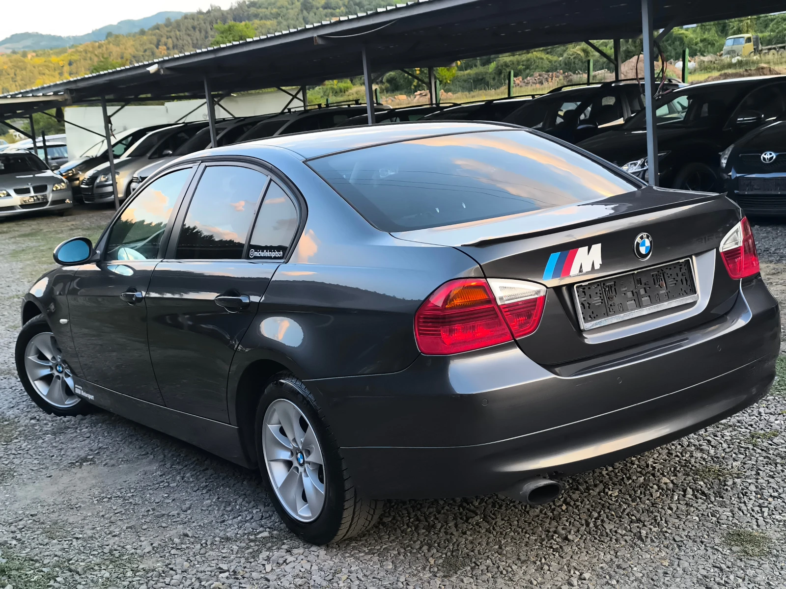 BMW 316 -1.6i-122кс-6 скорости-КЛИМАТРОНИК-ТОП СЪСТОЯНИЕ-, снимка 6 - Автомобили и джипове - 55614951