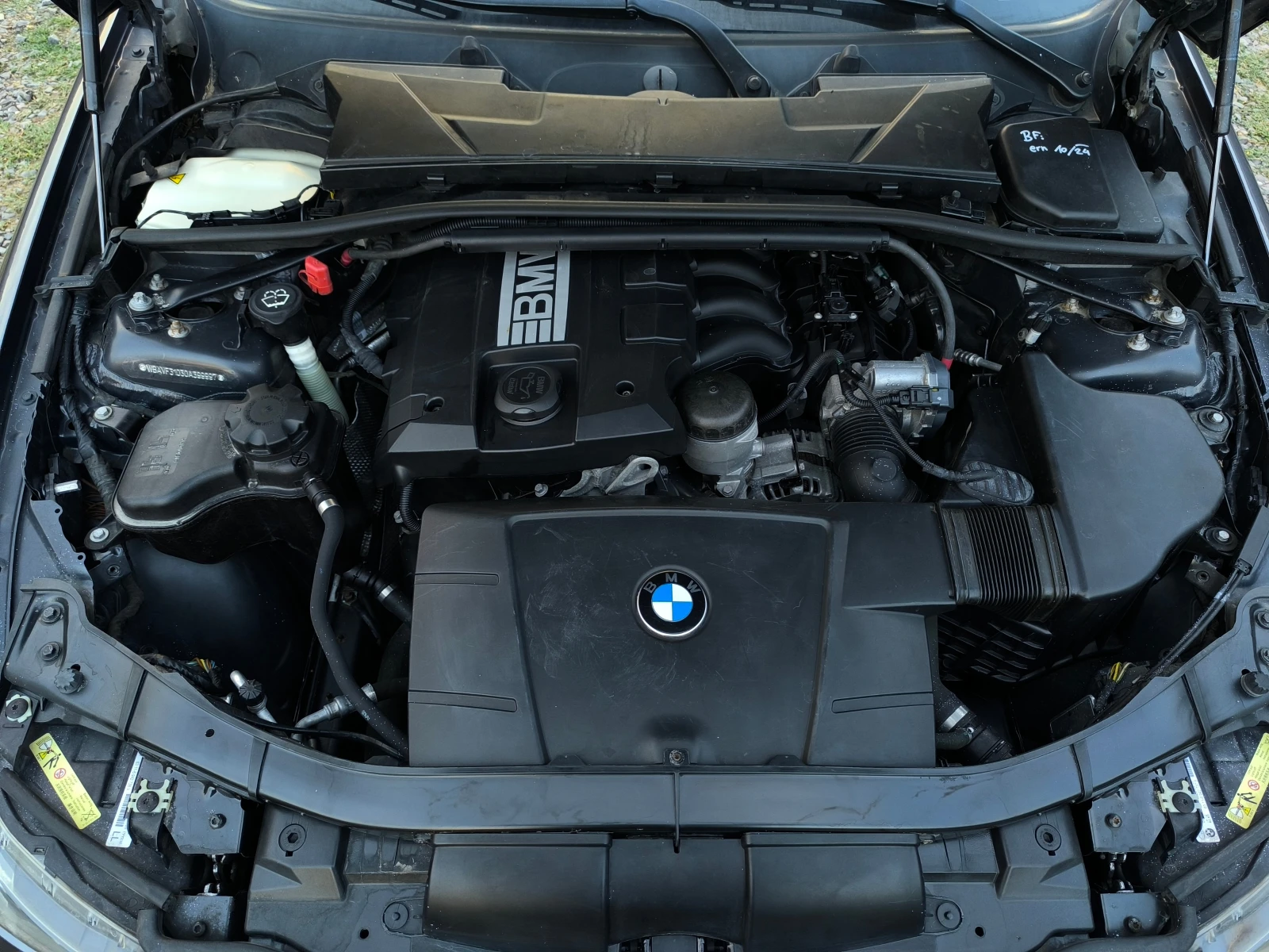 BMW 316 -1.6i-122кс-6 скорости-КЛИМАТРОНИК-ТОП СЪСТОЯНИЕ-, снимка 16 - Автомобили и джипове - 55614951
