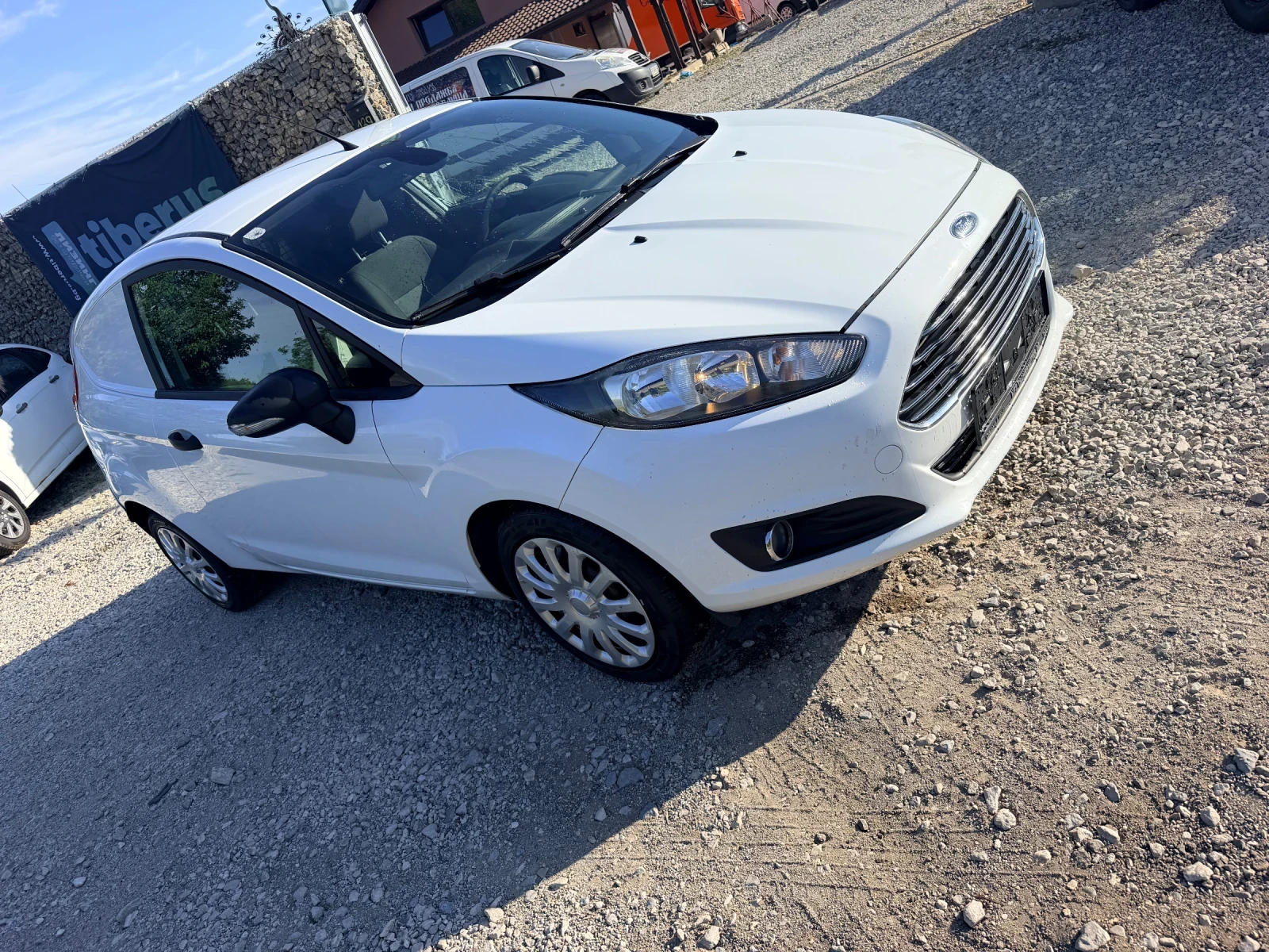 Ford Fiesta N1 Товарна, снимка 2 - Автомобили и джипове - 55938280