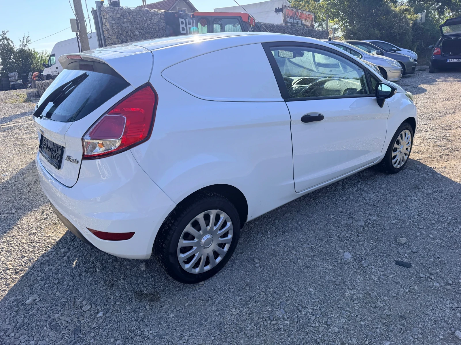 Ford Fiesta N1 Товарна, снимка 4 - Автомобили и джипове - 55938280