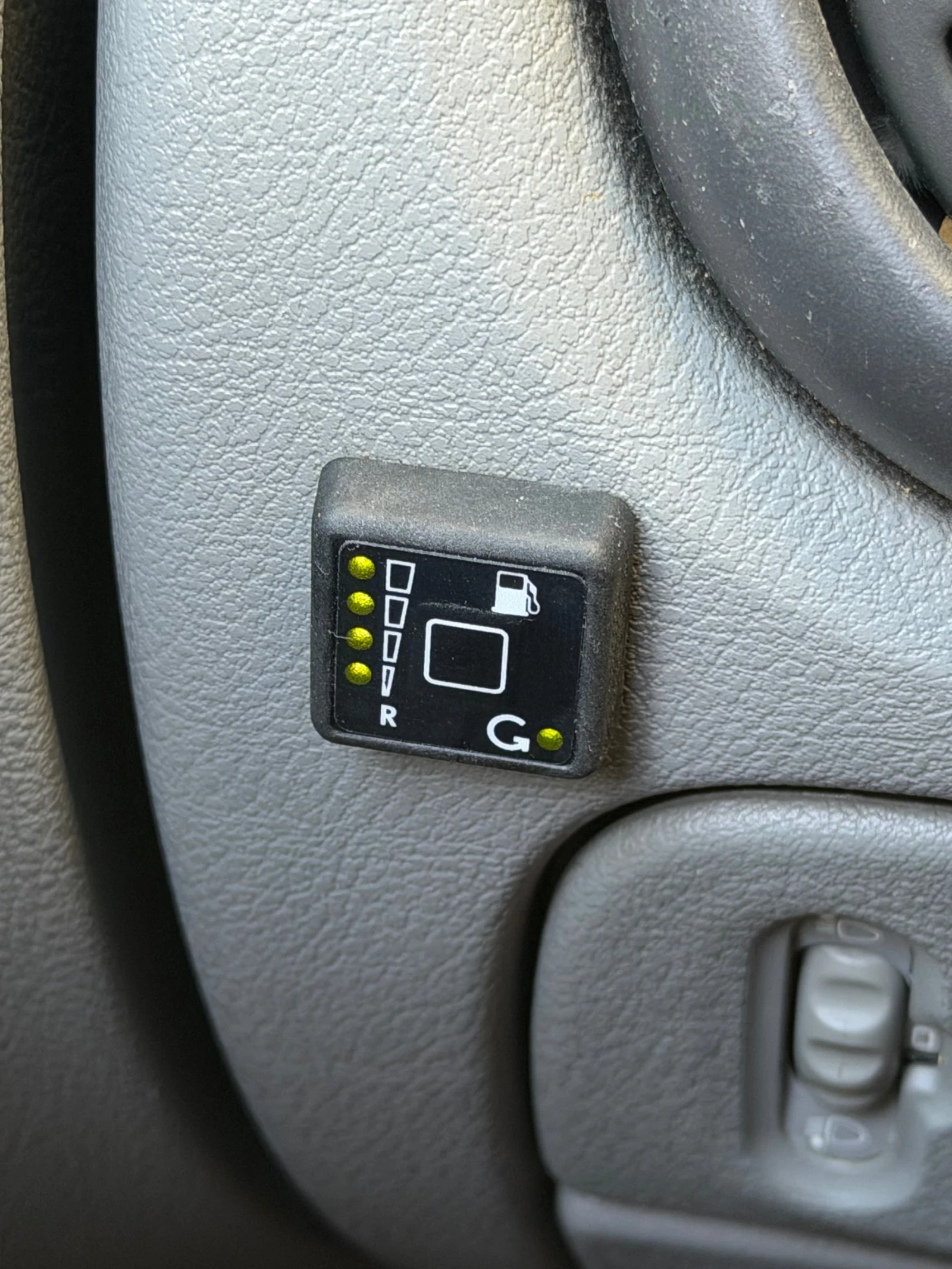 Renault Scenic 1.4-газ, снимка 10 - Автомобили и джипове - 55967784