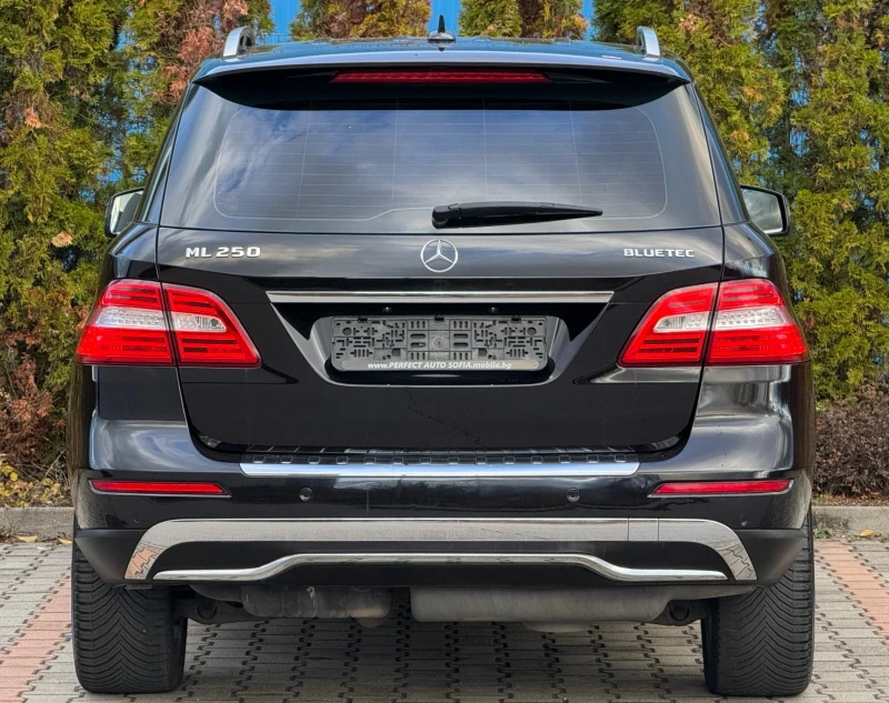 Mercedes-Benz ML 350 - ML-250-2.2-204KC-КОЖА-АЛКАНТАРА-LED-СВЕТЛИНИ-ТОП, снимка 4 - Автомобили и джипове - 52511987