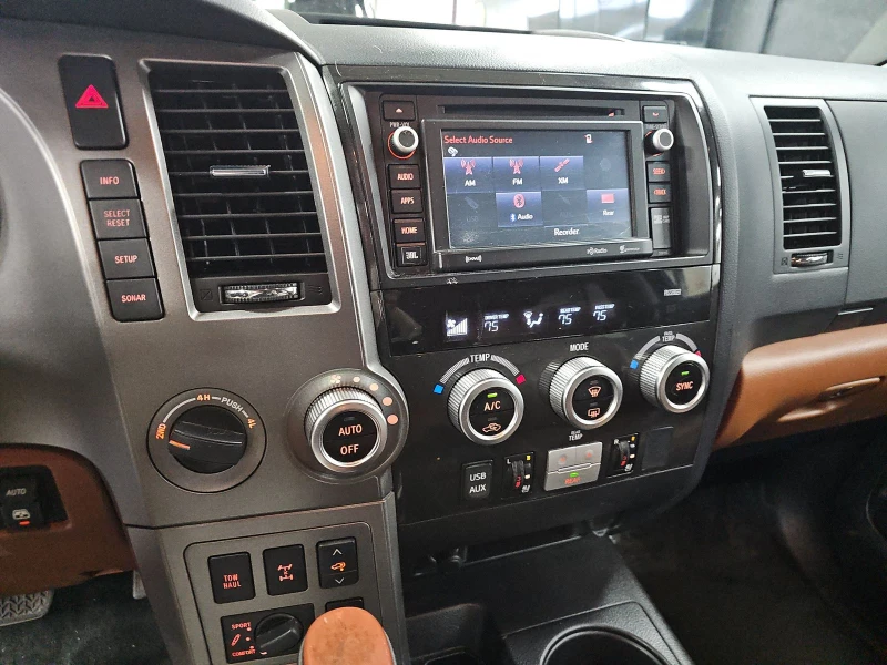 Toyota Sequoia 2017 Toyota Sequoia Platinum, снимка 13 - Автомобили и джипове - 53032945