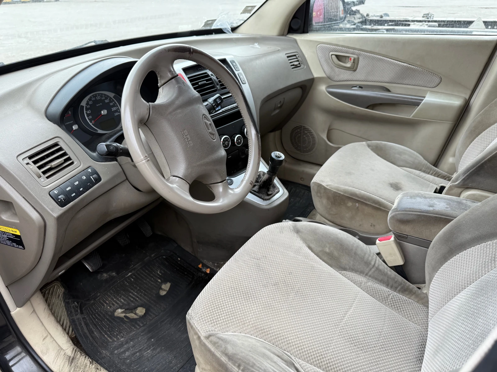 Hyundai Tucson 2.0 GPL 4x4, снимка 4 - Автомобили и джипове - 53942959