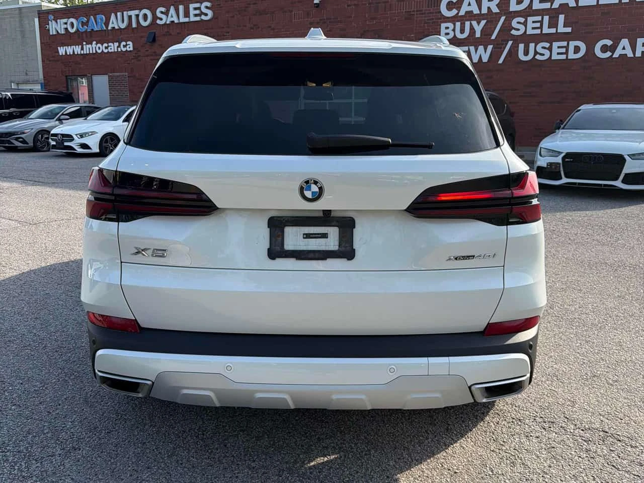 BMW X5 xDrive40i/ПАНОРАМА/ДИСТРОНИК/360 КАМЕРИ/HUD, снимка 5 - Автомобили и джипове - 54688824