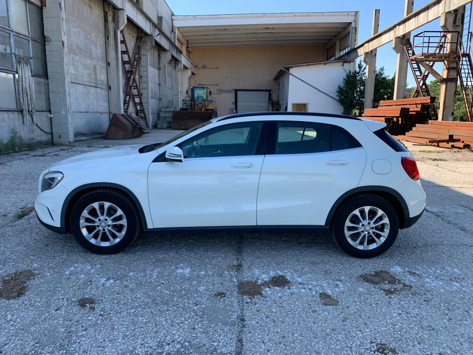 Mercedes-Benz GLA 180 D EURO 6, снимка 7 - Автомобили и джипове - 55268964
