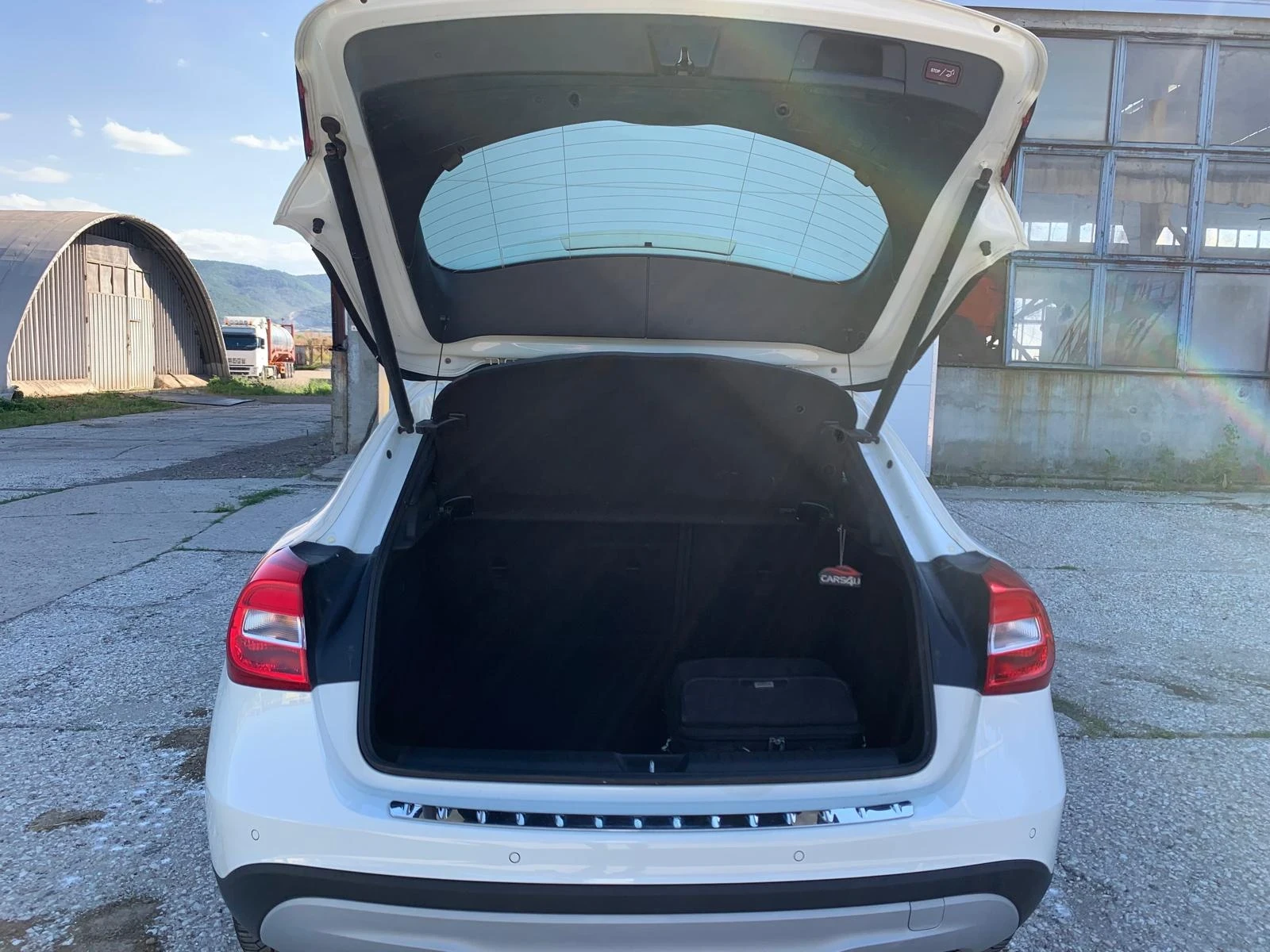 Mercedes-Benz GLA 180 D EURO 6, снимка 9 - Автомобили и джипове - 55268964