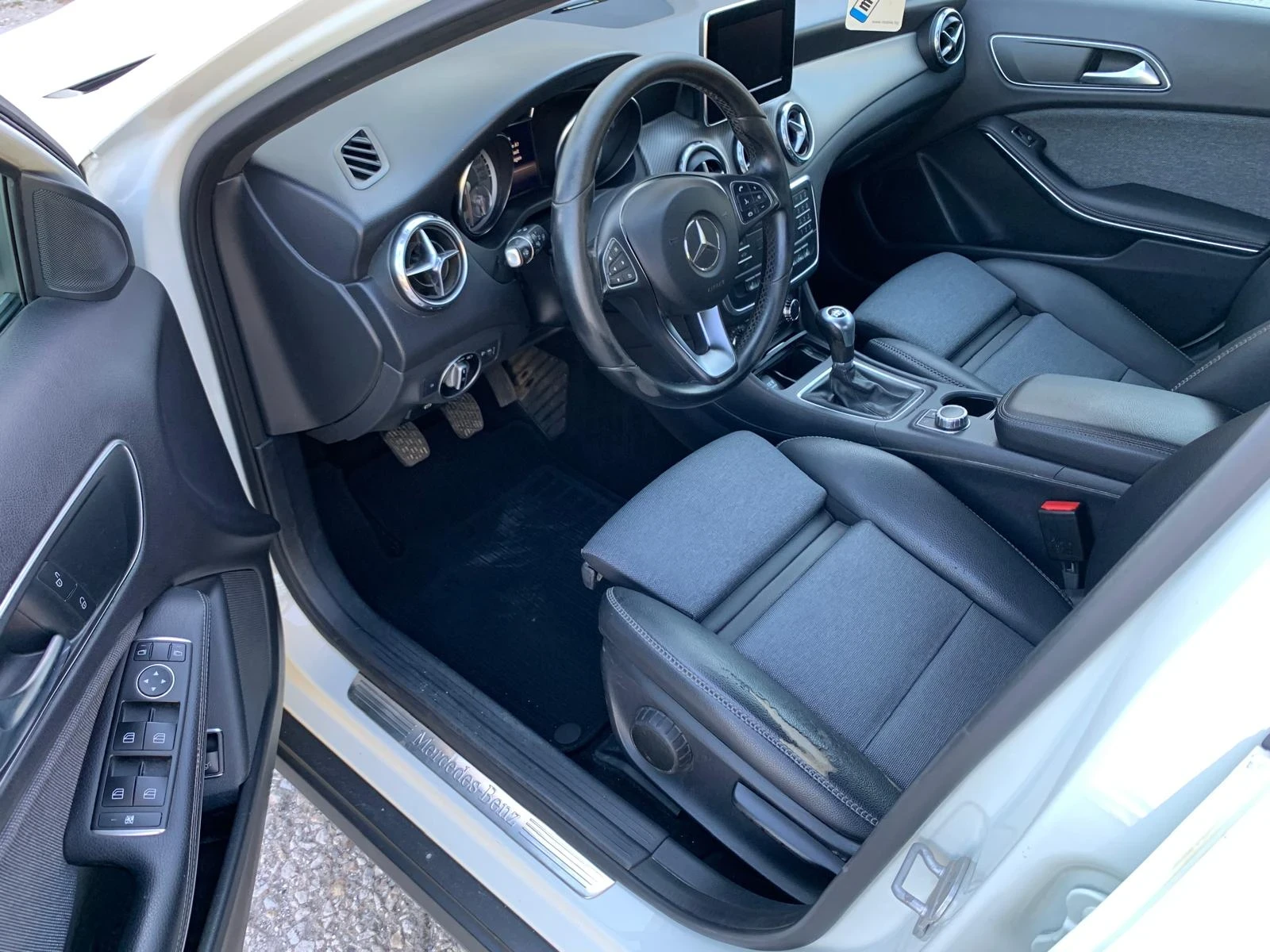 Mercedes-Benz GLA 180 D EURO 6, снимка 11 - Автомобили и джипове - 55268964