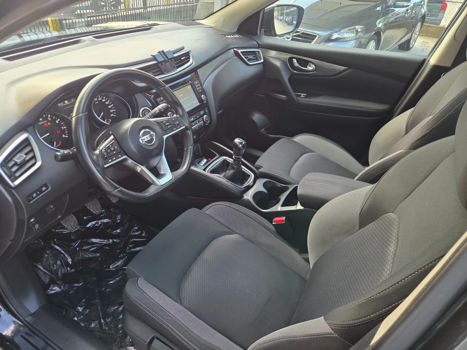 Nissan Qashqai 1.2 LPG* 360-KAMERI* PANORAMA* * , снимка 11 - Автомобили и джипове - 55364677