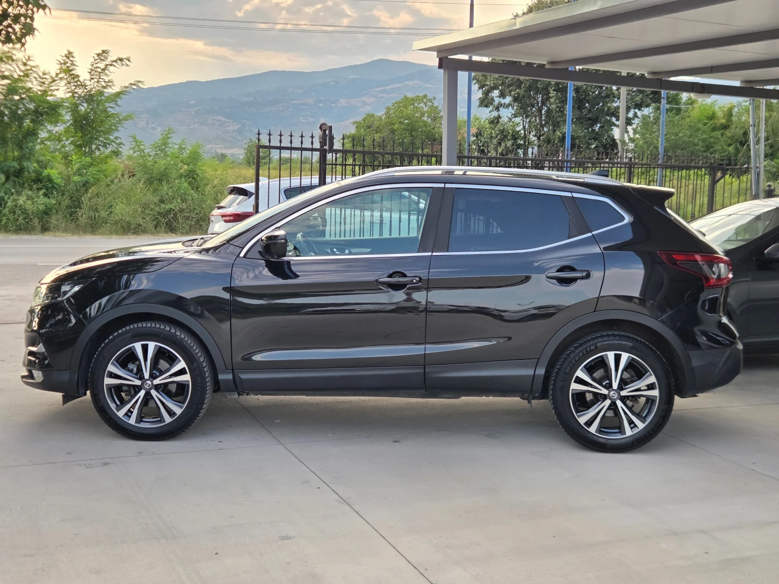 Nissan Qashqai 1.2 LPG* 360-KAMERI* PANORAMA* * , снимка 3 - Автомобили и джипове - 55364677
