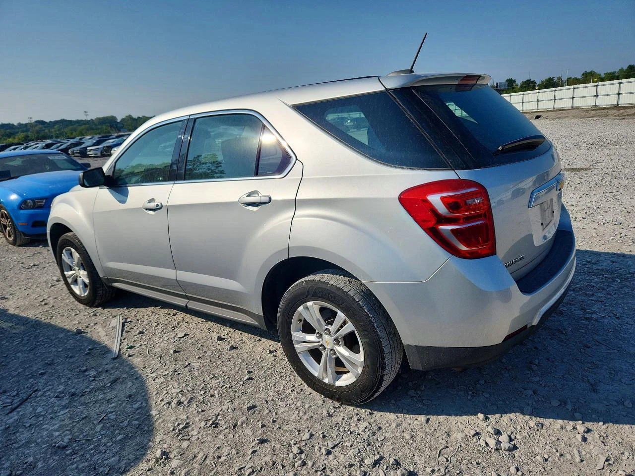 Chevrolet Equinox 2.4l Ls, снимка 2 - Автомобили и джипове - 56075277