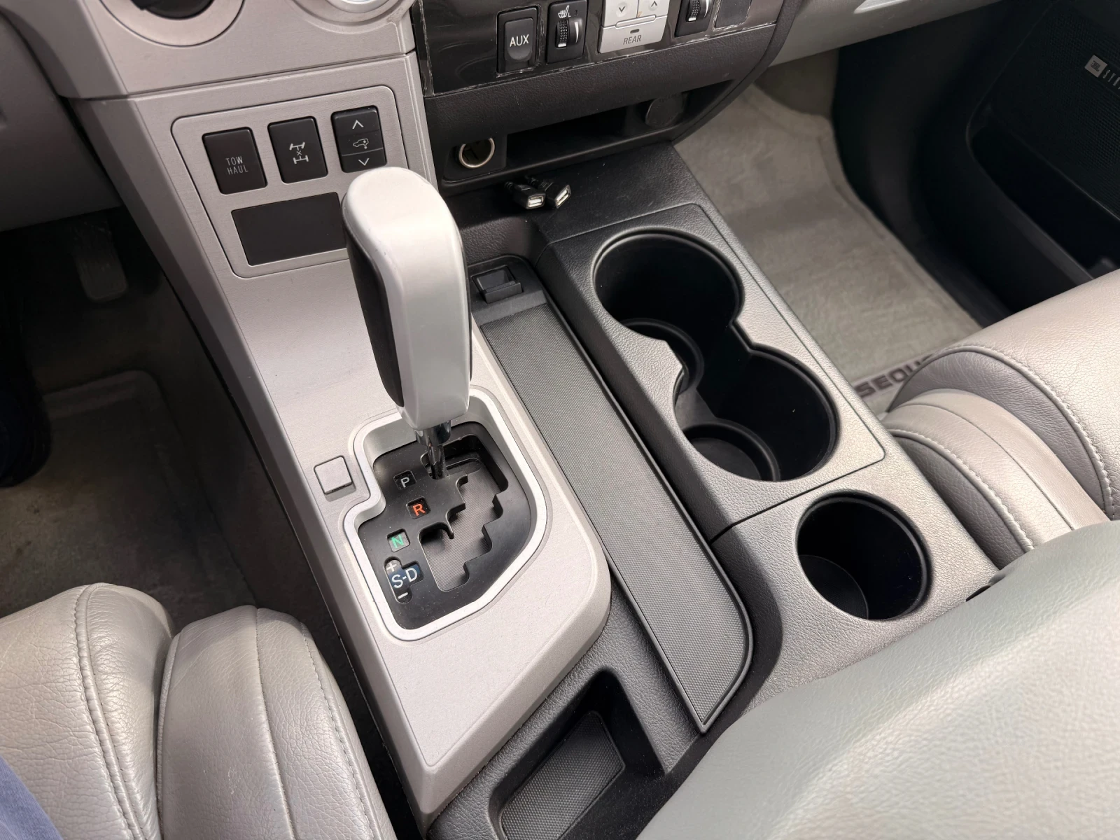Toyota Sequoia 5, 7 i PLATINUM ГАЗ, снимка 10 - Автомобили и джипове - 56288455