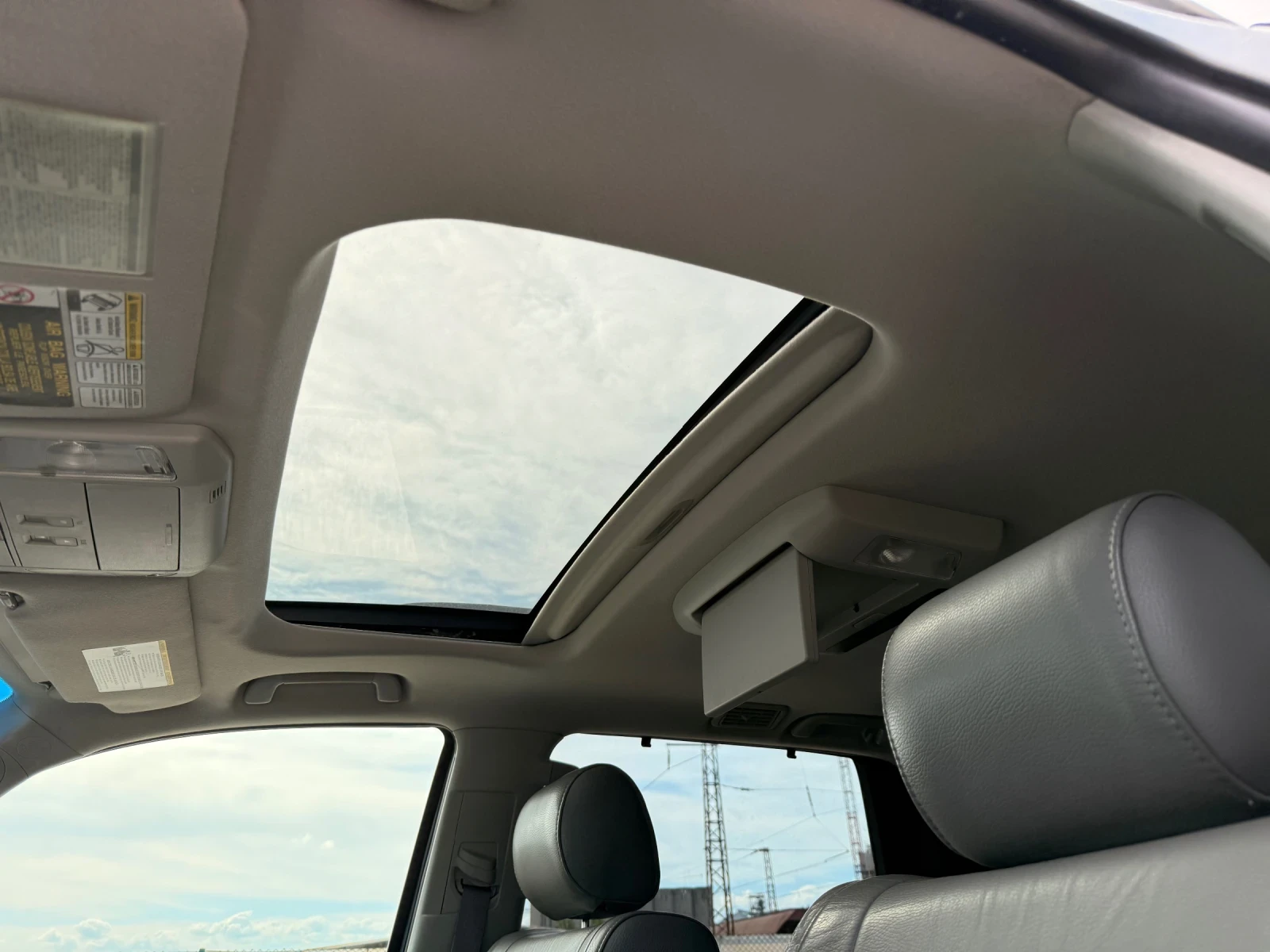 Toyota Sequoia 5, 7 i PLATINUM ГАЗ, снимка 13 - Автомобили и джипове - 56288455