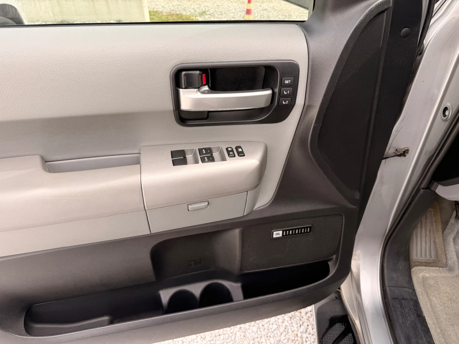 Toyota Sequoia 5, 7 i PLATINUM ГАЗ, снимка 16 - Автомобили и джипове - 56288455