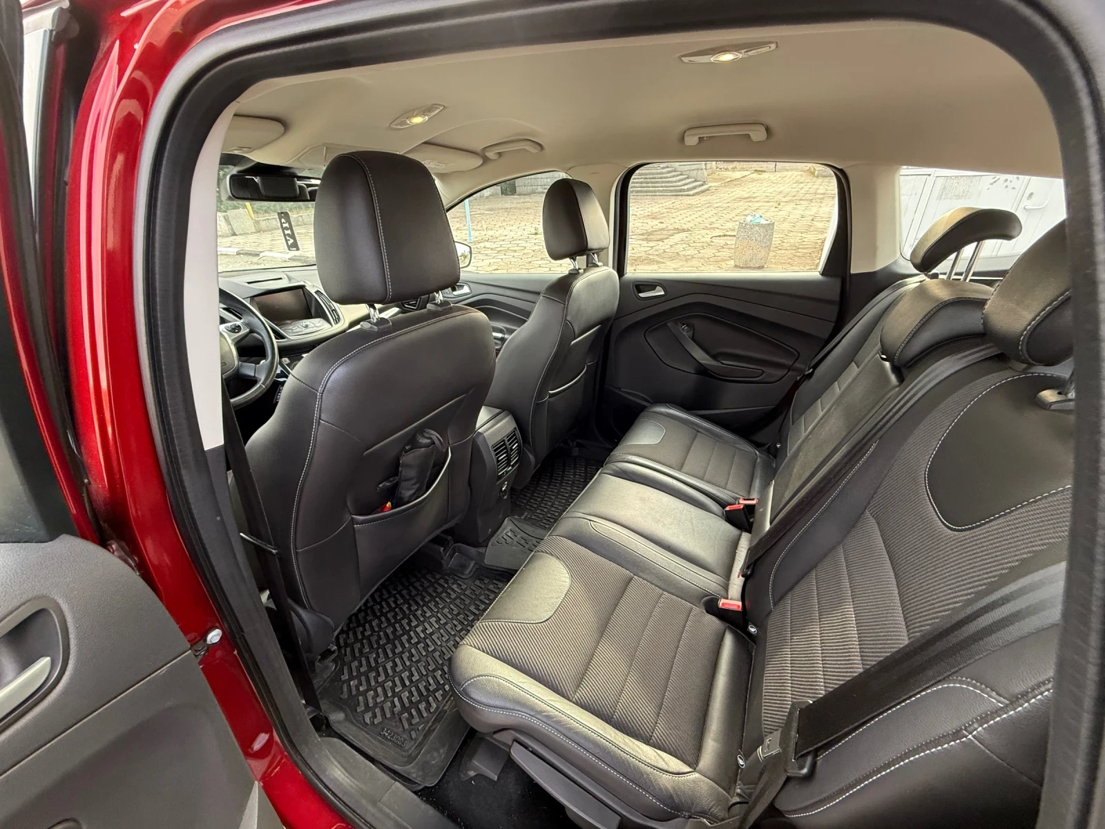 Ford Kuga 1.5, снимка 6 - Автомобили и джипове - 56583983