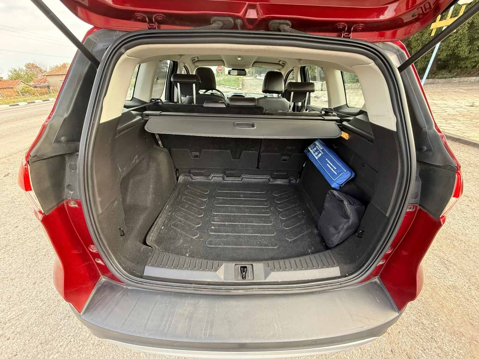 Ford Kuga 1.5, снимка 7 - Автомобили и джипове - 56583983