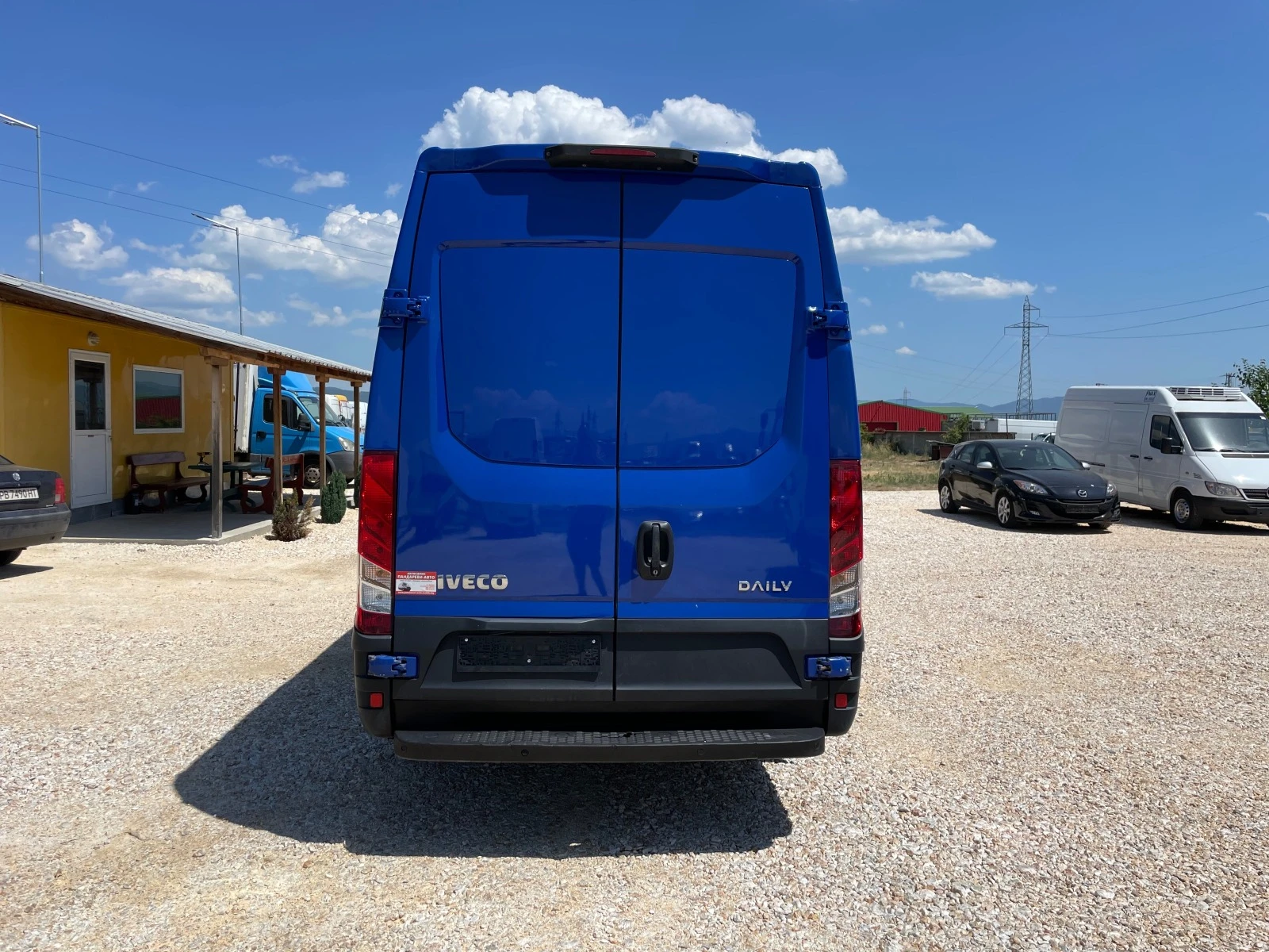 Iveco Daily 35S14 БЕНЗИН ХЛАДИЛЕН EURO6 - изображение 6