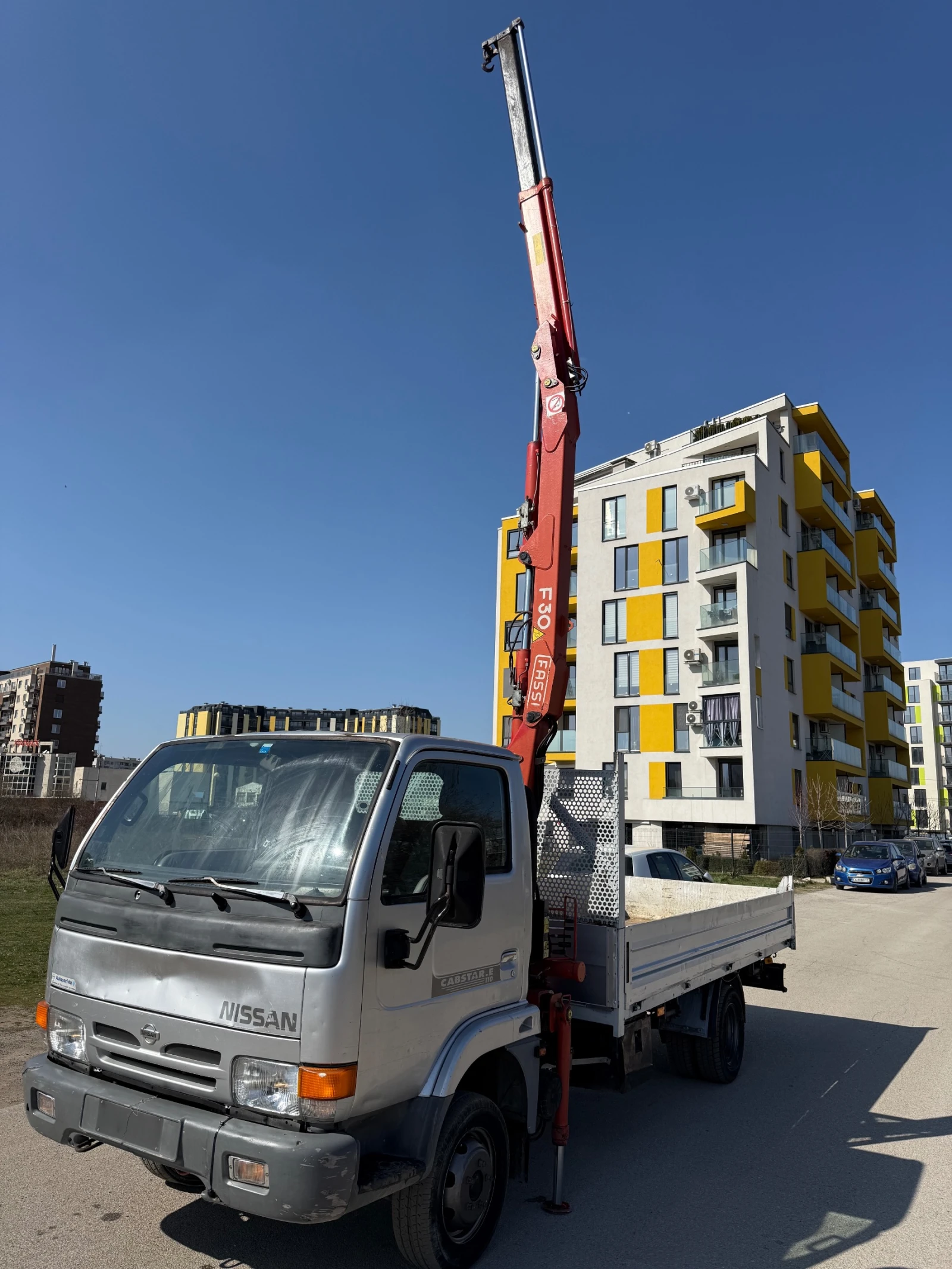 Nissan Capstar Бордови с кран, снимка 4 - Бусове и автобуси - 53856576