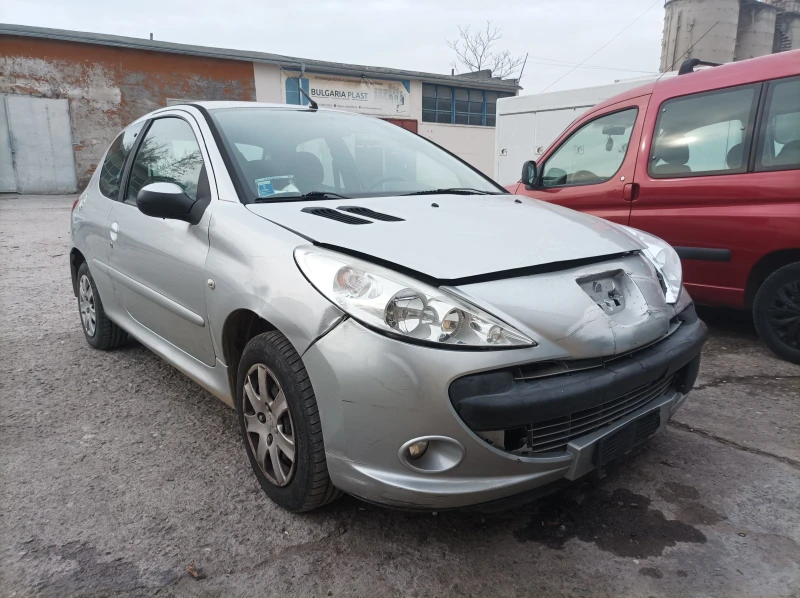 Peugeot 206 206+ , снимка 1 - Автомобили и джипове - 48208581