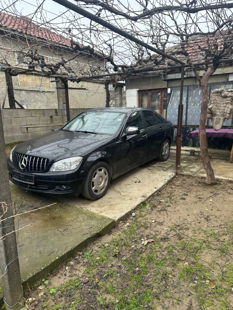 Mercedes-Benz C 180, снимка 1 - Автомобили и джипове - 48494362